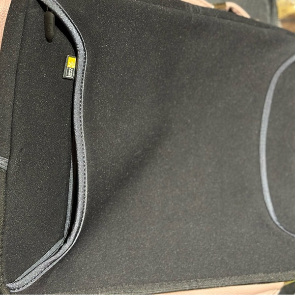 Case Logic Tablet Case - Picture 2 of 2